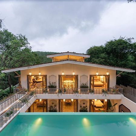 Lohonostays Estate De Escobar Олд Гоа Екстериор снимка